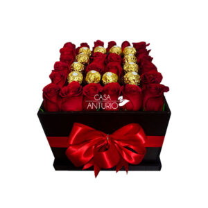 Caja de rosas y chocolates