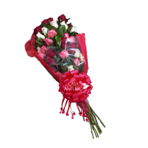 Bouquet de Rosas Rojas, Rosadas y Blancas